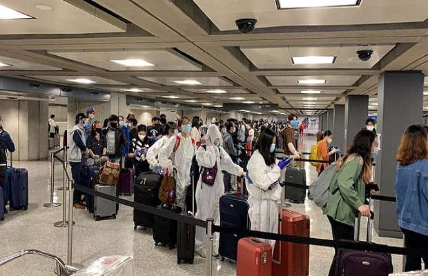 hành khách đặt vé máy bay từ Mỹ về Việt Nam tháng 4