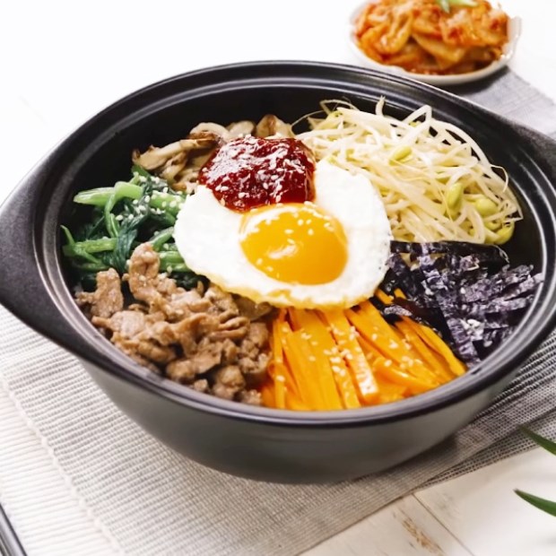 2 Cách làm cơm trộn Hàn Quốc - Bibimbap lạ miệng đơn giản ngay tại nhà