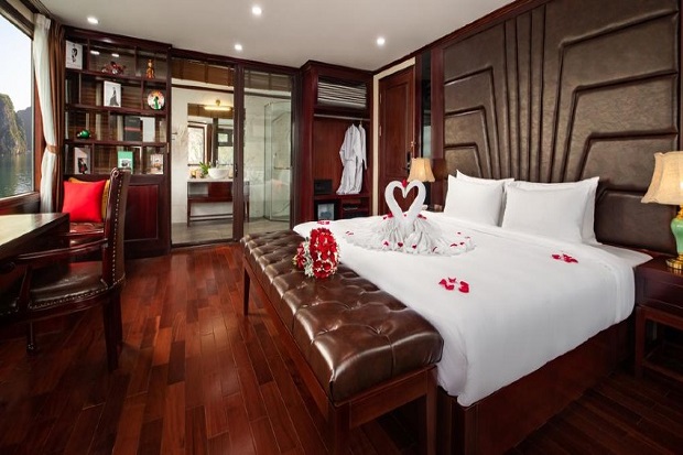 Du thuyền hoặc khách sạn Quảng Ninh nào tốt